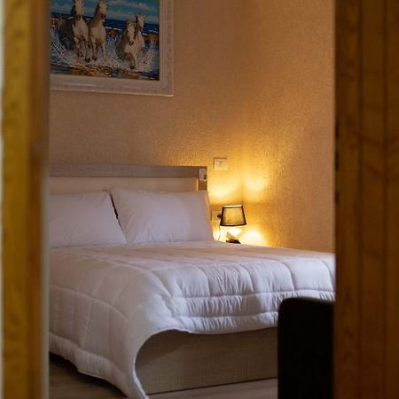Vila Lika Hotel Korça Kültér fotó