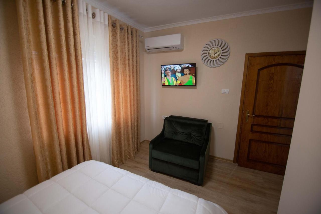 Vila Lika Hotel Korça Kültér fotó