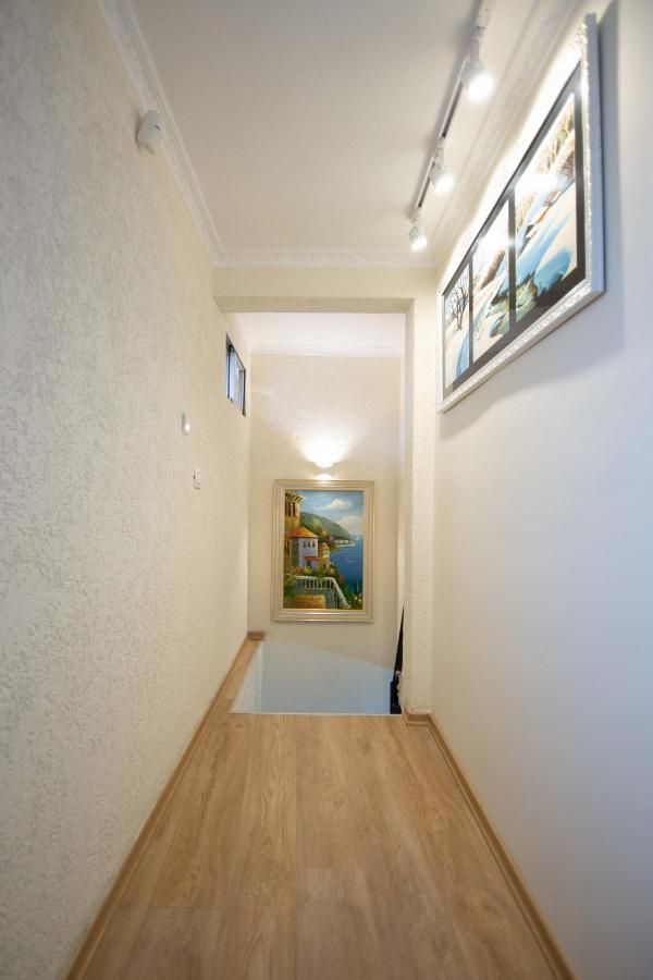 Vila Lika Hotel Korça Kültér fotó