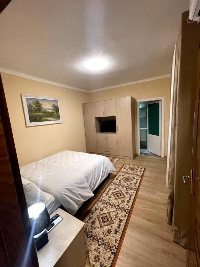 Vila Lika Hotel Korça Kültér fotó